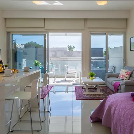 Carmencita B14 With Pool & Gym