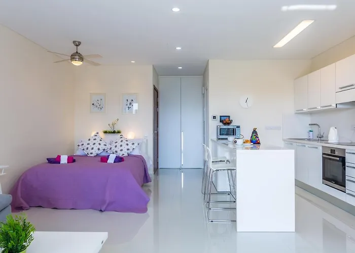 アパート Carmencita B14 With Pool *